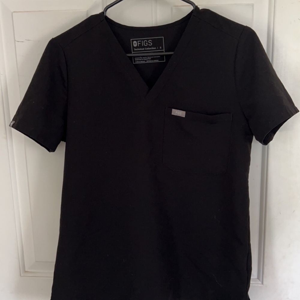 Figs Black Scrub Top